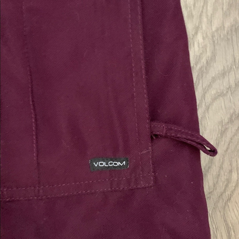 Volcom Maroon Hooded Vest with Faux Fur Trim - Picture 4 of 7